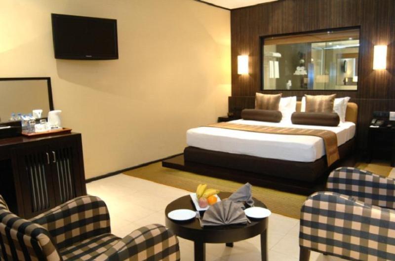 Ekho Surf Hotel Bentota Bagian luar foto