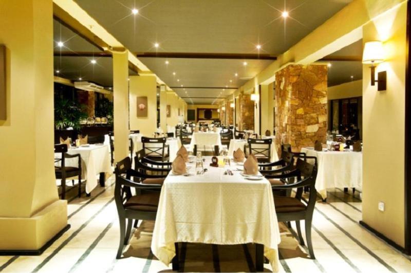 Ekho Surf Hotel Bentota Bagian luar foto