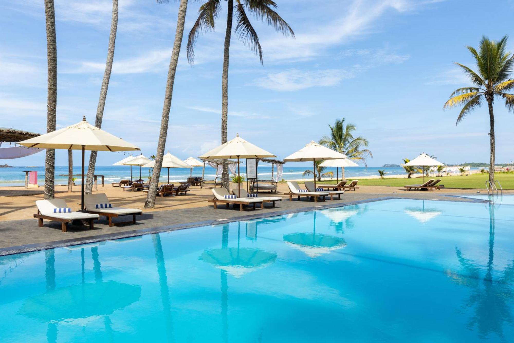 Ekho Surf Hotel Bentota Bagian luar foto