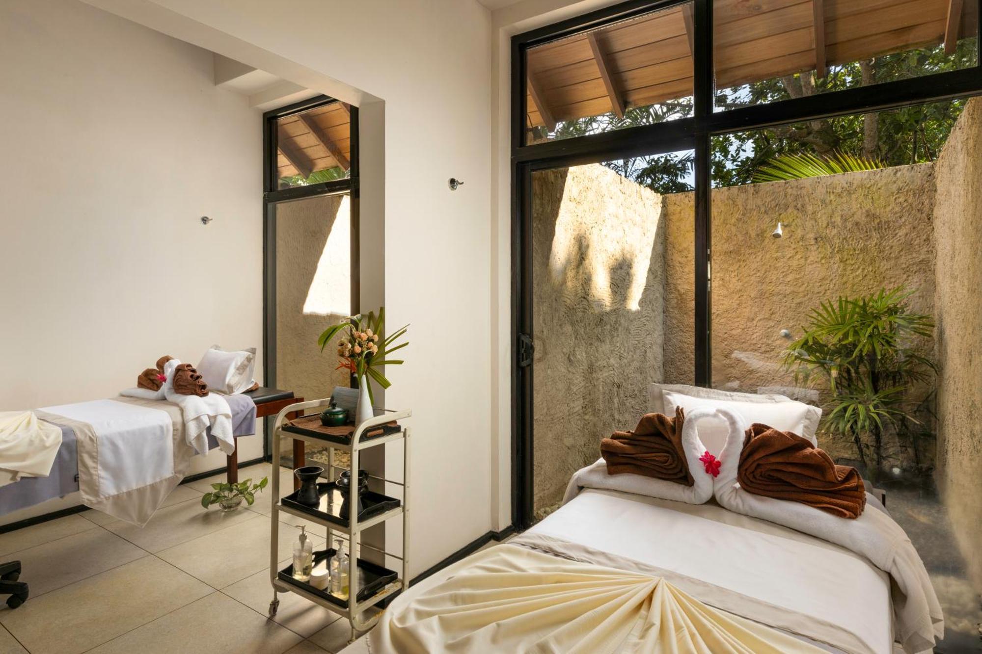Ekho Surf Hotel Bentota Bagian luar foto