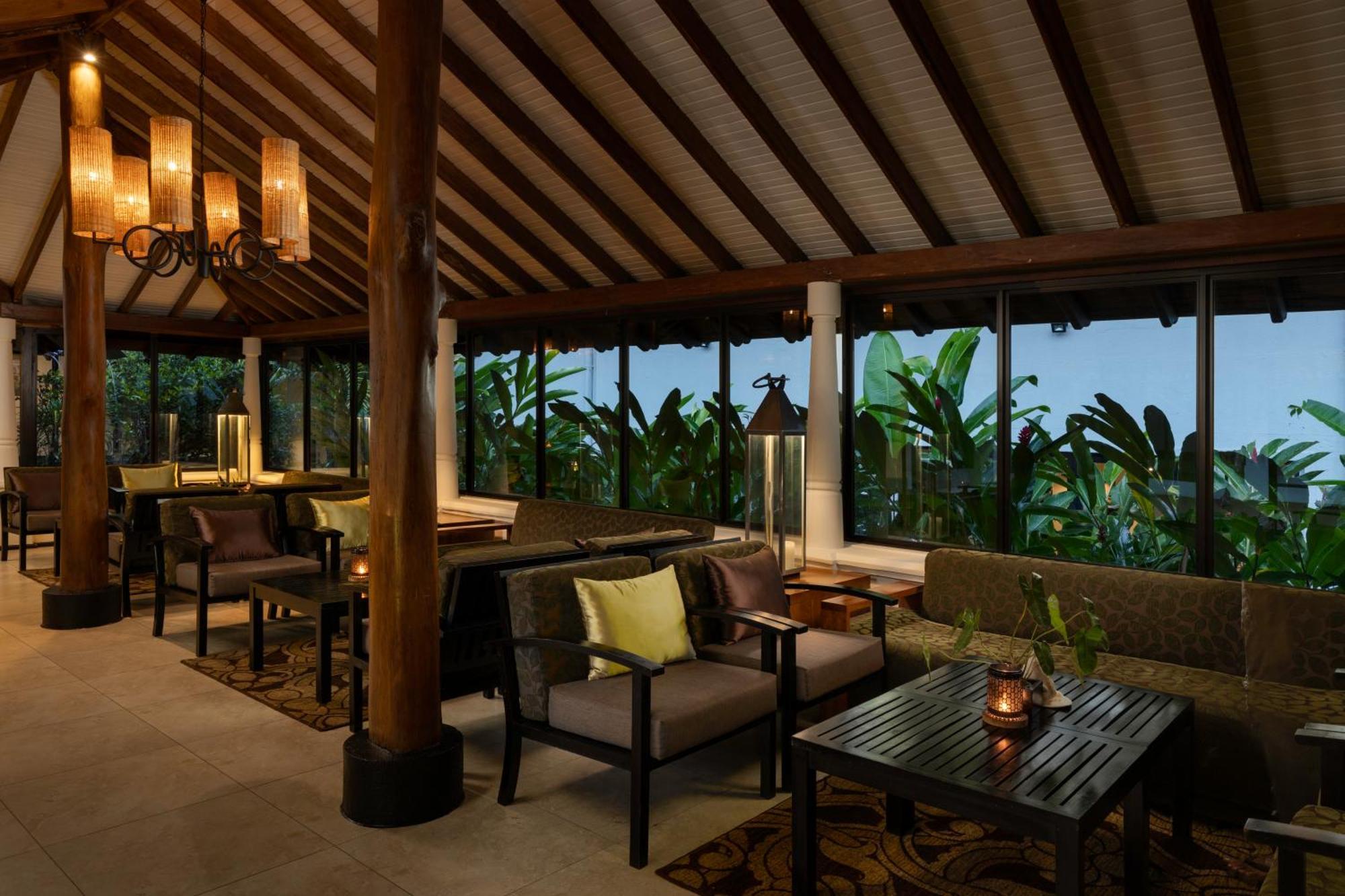Ekho Surf Hotel Bentota Bagian luar foto