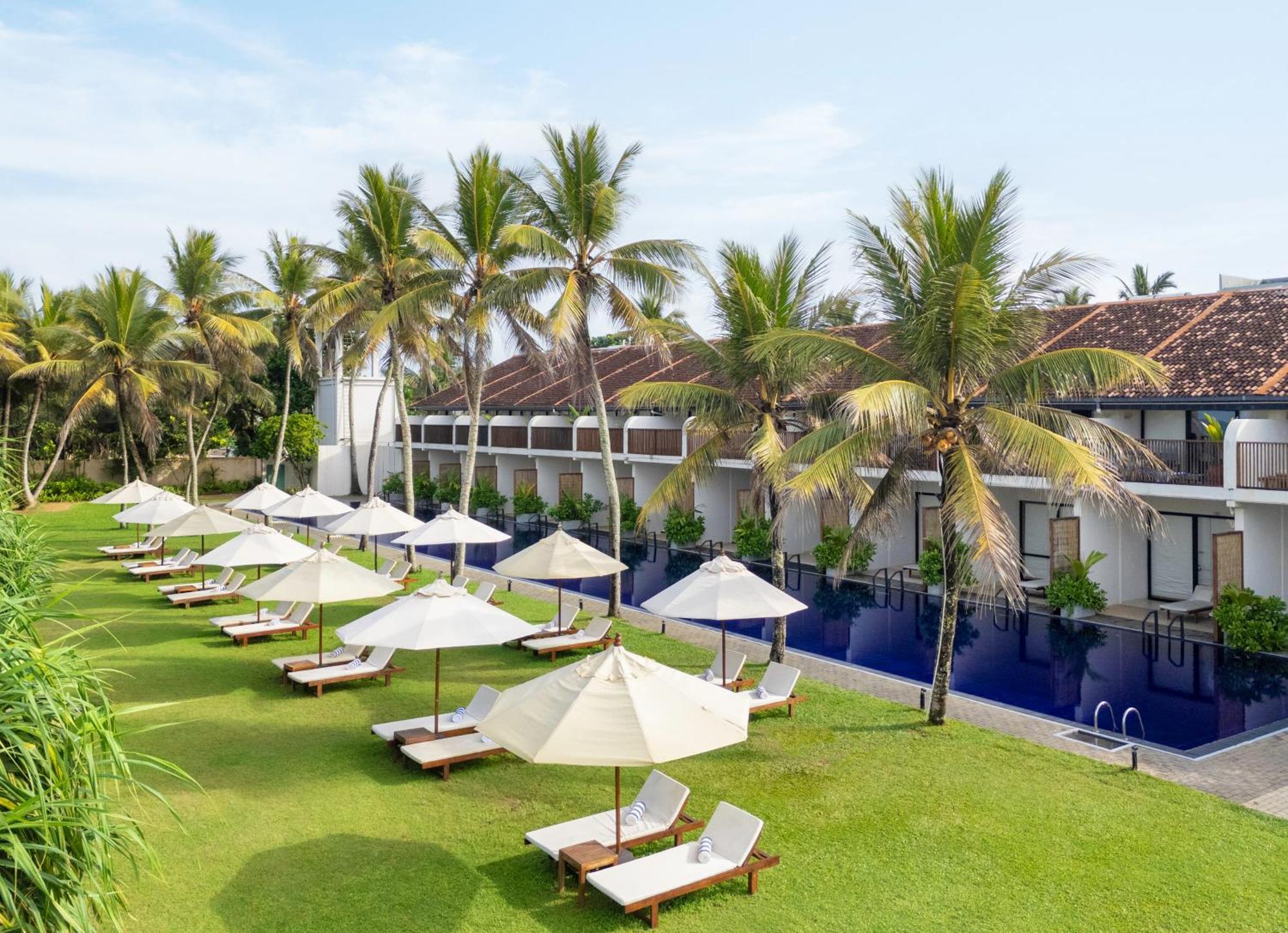Ekho Surf Hotel Bentota Bagian luar foto