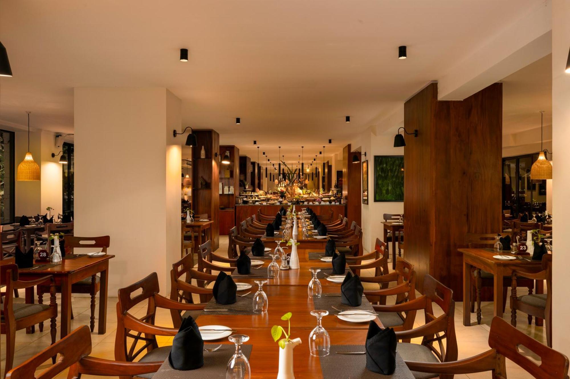 Ekho Surf Hotel Bentota Bagian luar foto