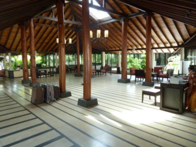 Ekho Surf Hotel Bentota Bagian luar foto