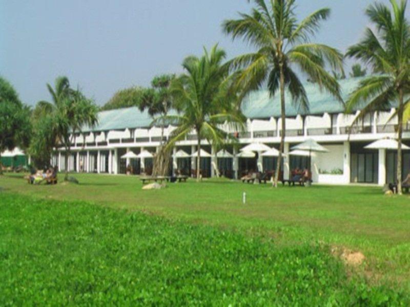 Ekho Surf Hotel Bentota Bagian luar foto