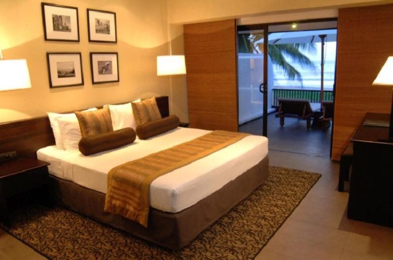Ekho Surf Hotel Bentota Bagian luar foto