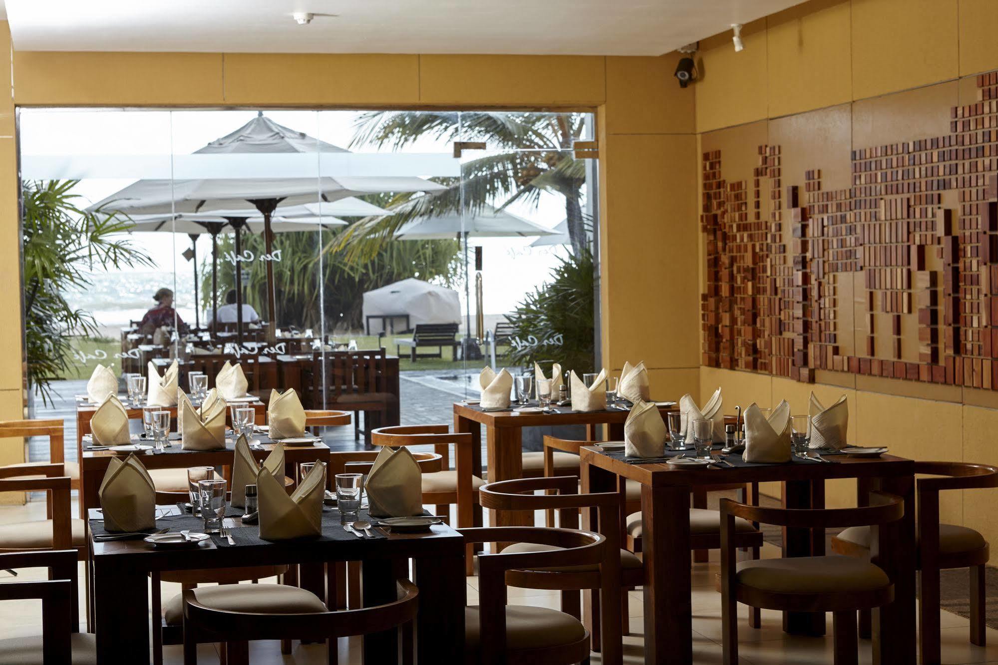 Ekho Surf Hotel Bentota Bagian luar foto