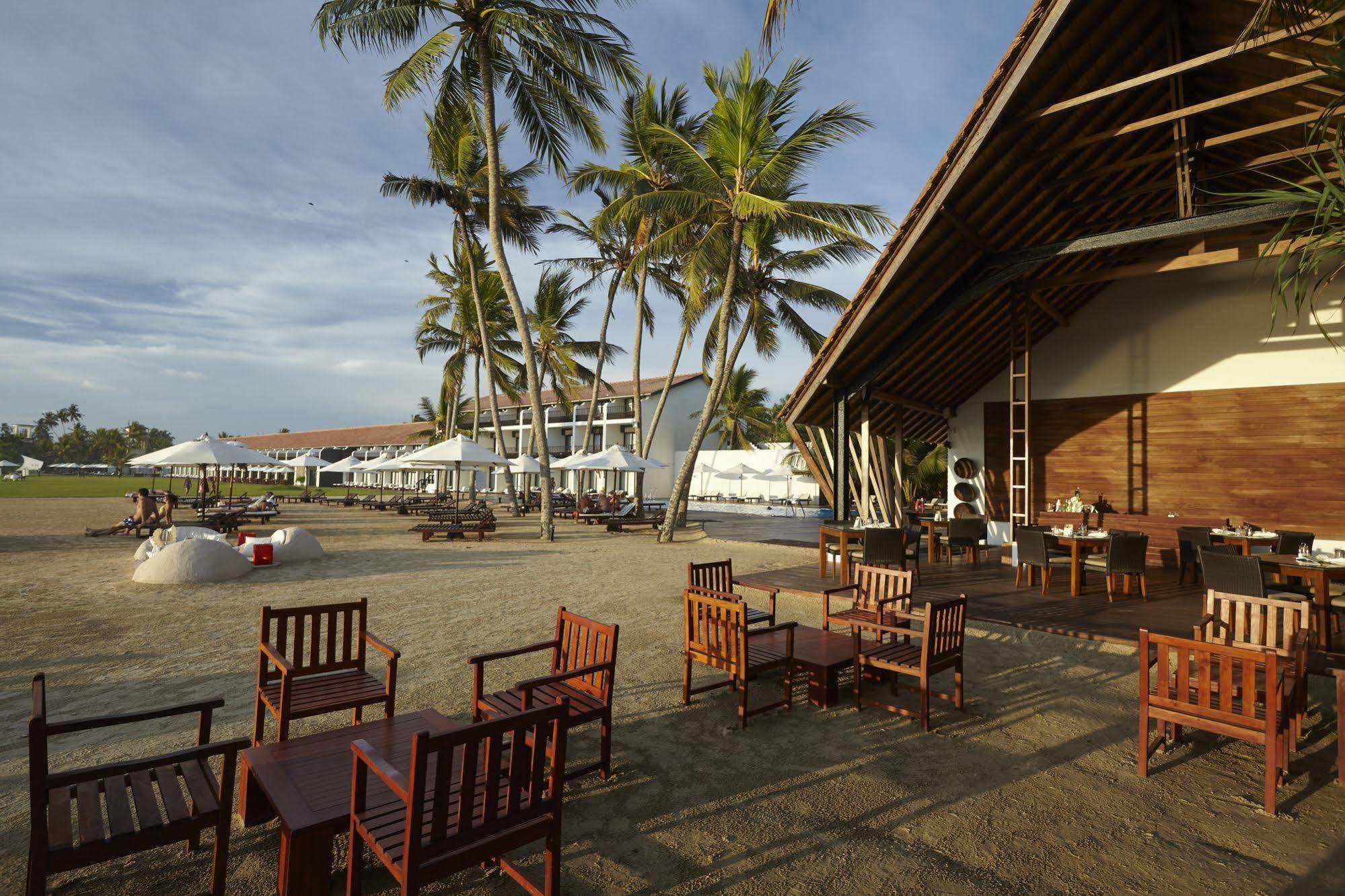 Ekho Surf Hotel Bentota Bagian luar foto