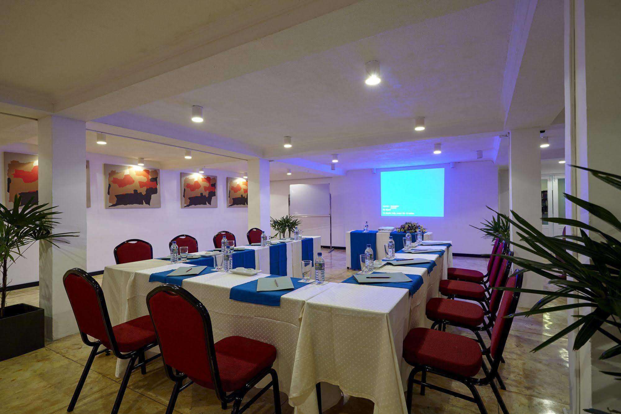 Ekho Surf Hotel Bentota Bagian luar foto